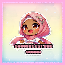 Charger l&#39;image dans la galerie, 🌸 Sticker Holographique &quot;Sourire est une Sunna&quot; 🌸
